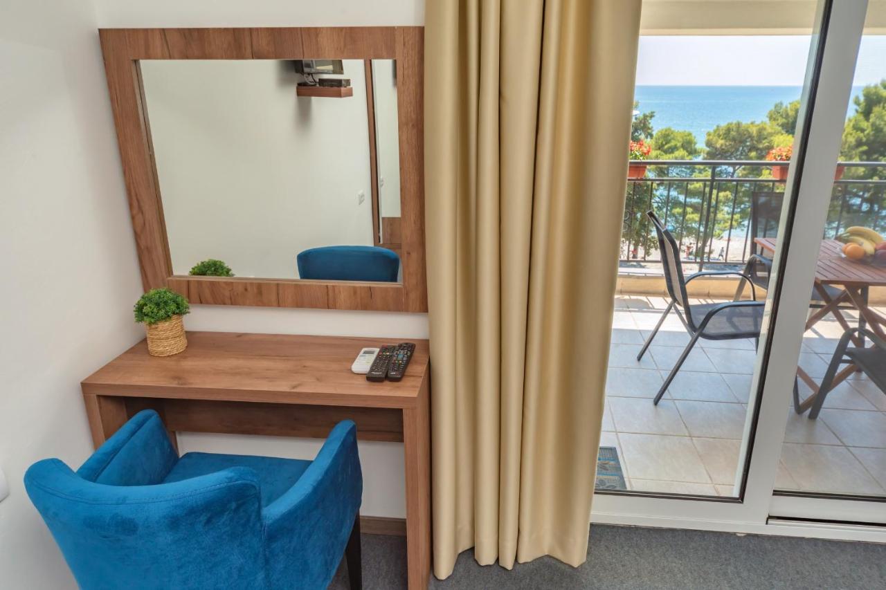 Mika'S Seaview Apartments Bar Chambre photo