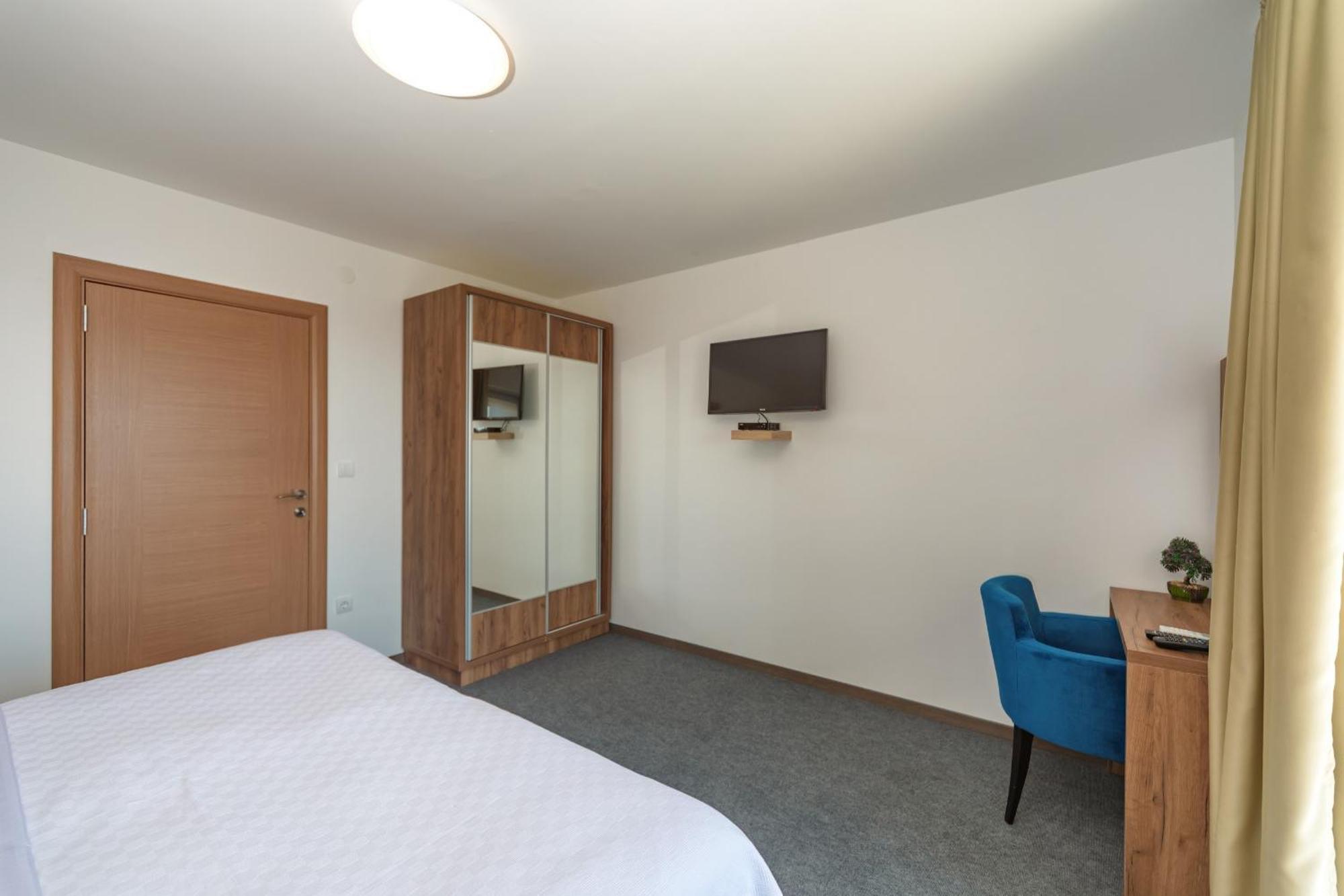 Mika'S Seaview Apartments Bar Chambre photo