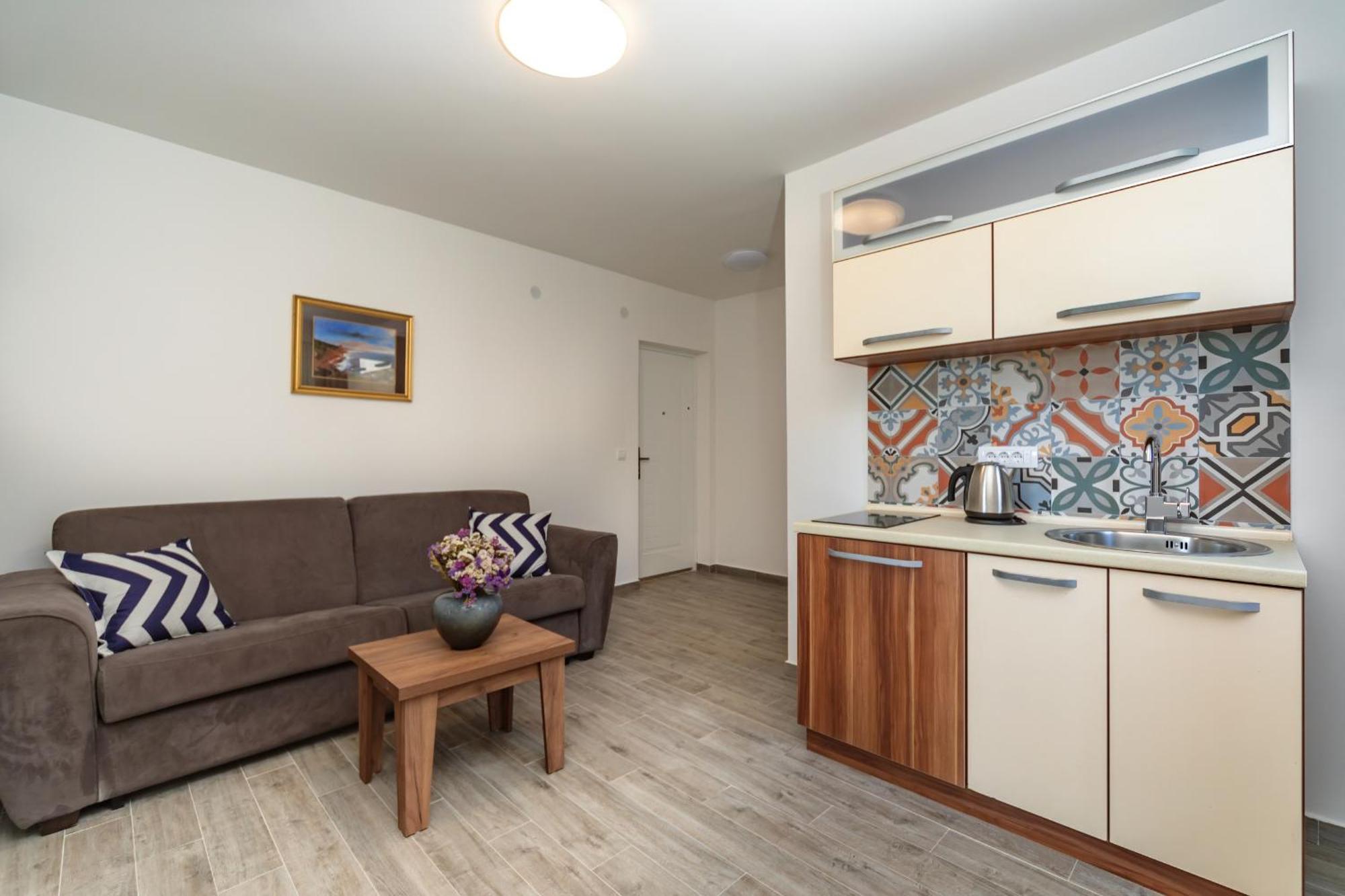 Mika'S Seaview Apartments Bar Chambre photo
