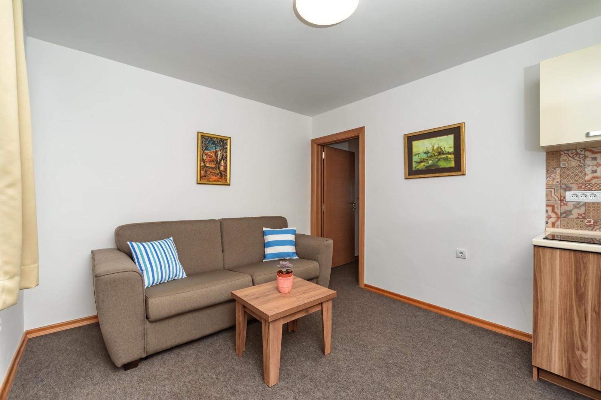 Mika'S Seaview Apartments Bar Chambre photo