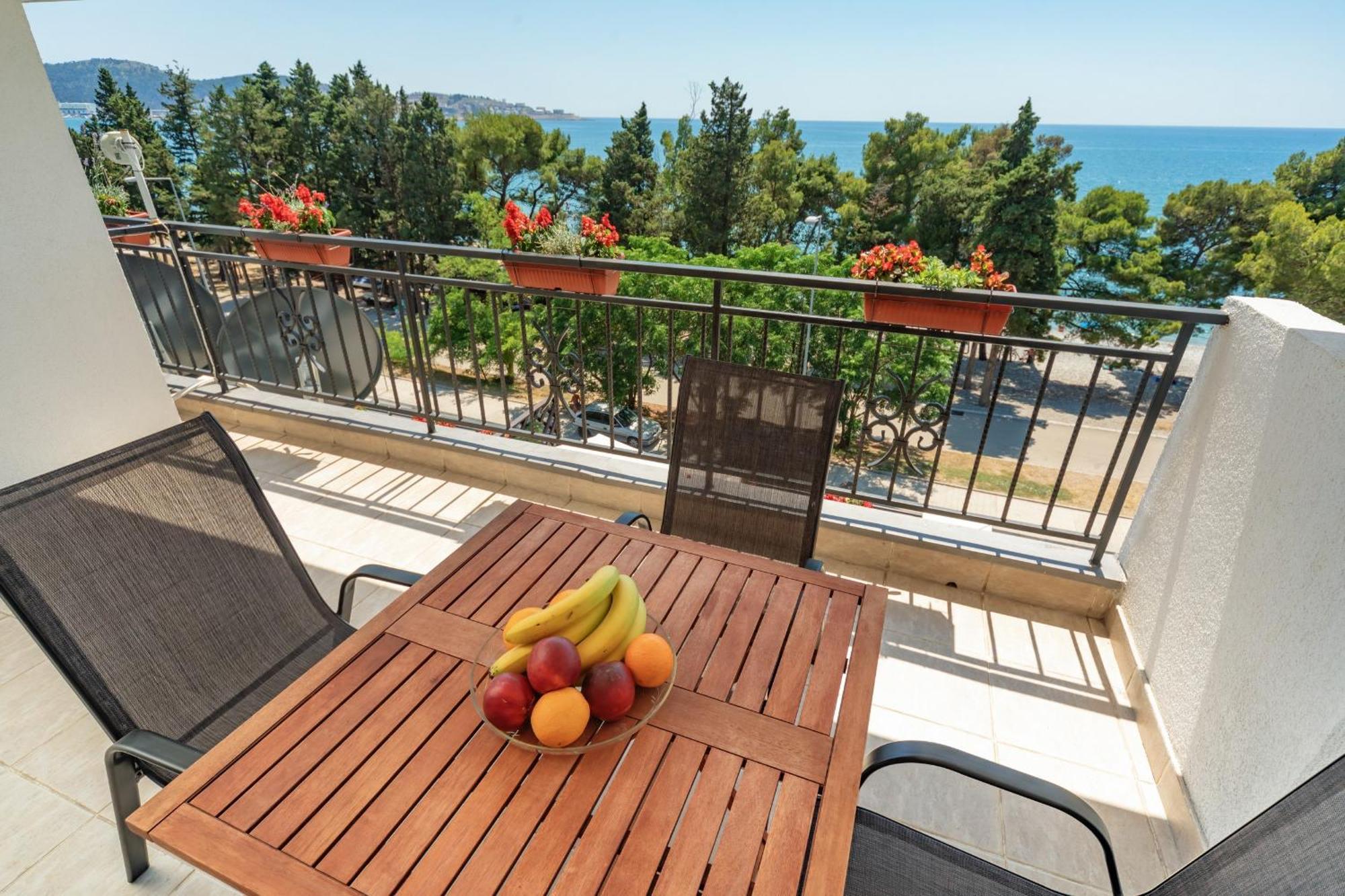 Mika'S Seaview Apartments Bar Chambre photo